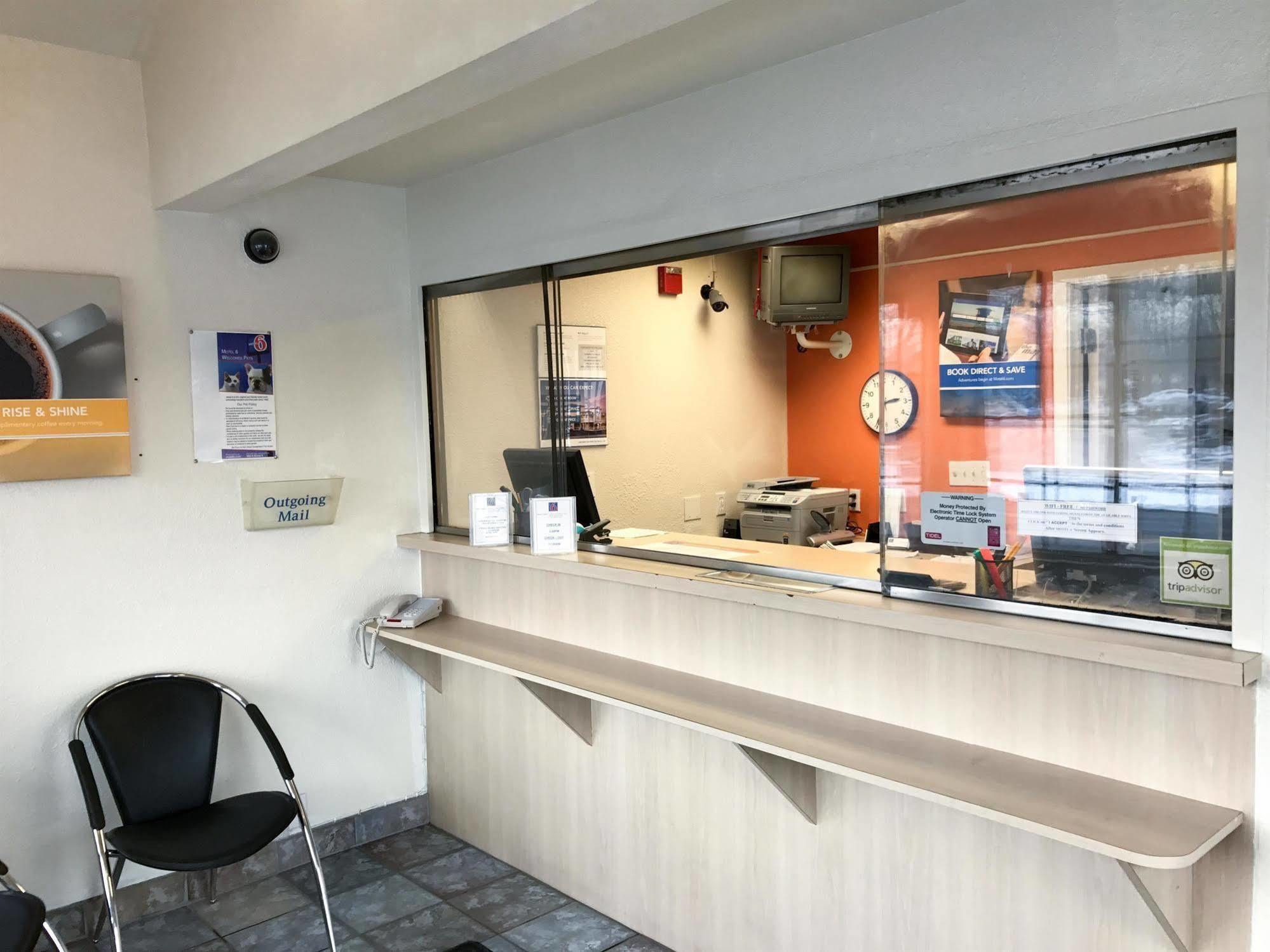 Motel 6-Enfield, Ct - Hartford Eksteriør billede