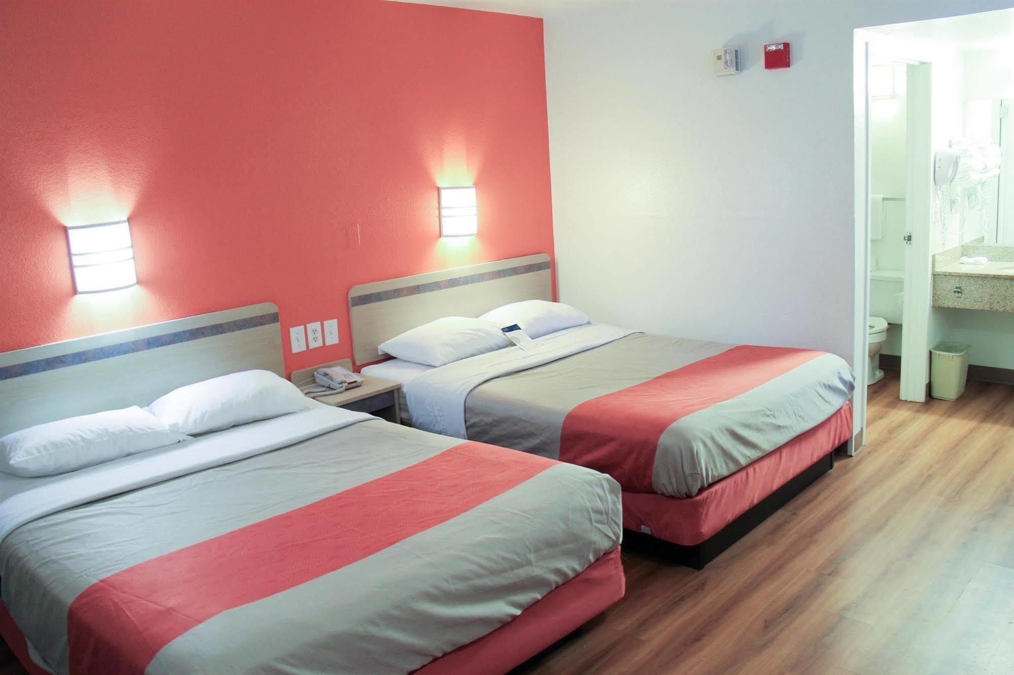 Motel 6-Enfield, Ct - Hartford Eksteriør billede
